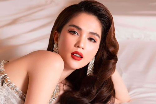 Ngọc Trinh đập hộp 10 tỷ đồng đồ hiệu, xin chuộc nhẫn vàng bị trộm với giá 20%