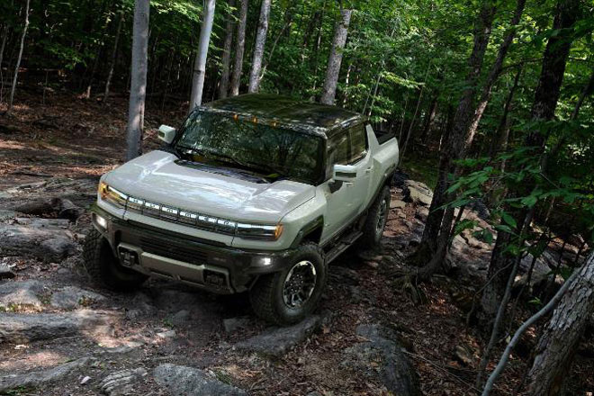 Vì sao ôtô điện lại nặng hơn xe chạy xăng rất nhiều?