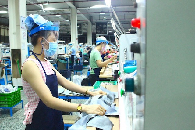 Doanh nghiệp phải đáp ứng các điều kiện để vừa cách ly, vừa sản xuất