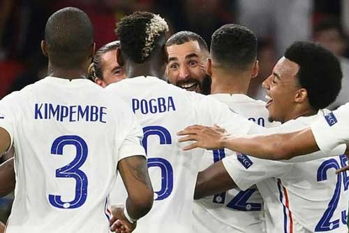 Benzema & Pogba biến ĐT Pháp từ 'máy kéo' thành 'siêu xe'