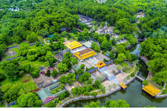 Hu&#x1EBF; c&#xF3; bao nhi&#xEA;u l&#x103;ng t&#x1EA9;m c&#x1EE7;a c&#xE1;c vua tri&#x1EC1;u Nguy&#x1EC5;n?