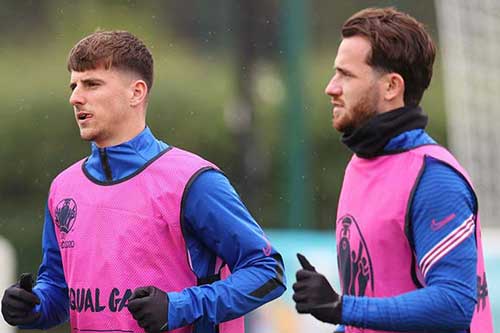 ĐT Anh nghĩ ra cách để Mount và Chilwell tập luyện cùng cả đội