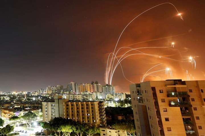 Ngắm hệ thống phòng thủ Vòm Sắt chặn đứng tên lửa của Hamas