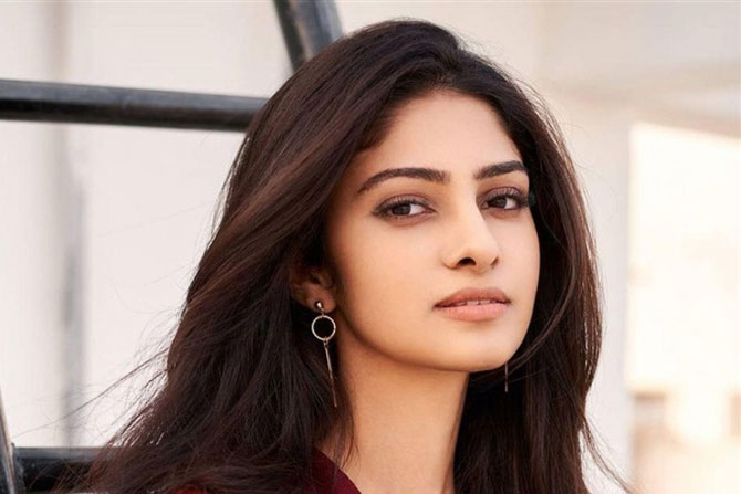 Vẻ đẹp thuần khiết của Tân Hoa hậu Ấn Độ - Đối thủ của Đỗ Thị Hà tại Miss World 2021