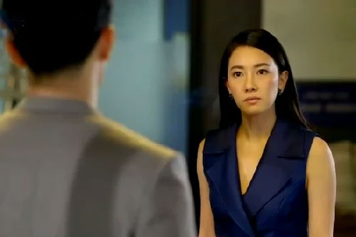 Mua nhà bên ngoại cho 20 triệu, chồng sai trả để “đỡ mang tiếng”, nhưng khi vợ đặt mảnh giấy xuống bàn, mặt anh lập tức biến sắc