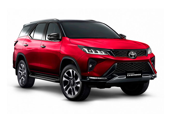 Toyota Fortuner 2022 sẽ có cửa sổ trời