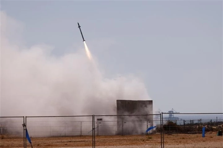 Ảnh: Hệ thống phòng thủ Vòm Sắt chặn đứng tên lửa của Hamas - 11