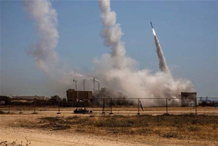 Ảnh: Hệ thống phòng thủ Vòm Sắt chặn đứng tên lửa của Hamas - 7