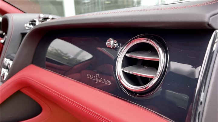 Bentley Bentayga V8 2021 ảnh 18 Bentley Bentayga V8 2021 với nội thất màu đặc biệt tại Việt Nam - 18