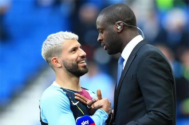 La người to cao, nhưng khi mới sang Premier League, Yaya Toure không thể giữ bóng được quá 3 giây