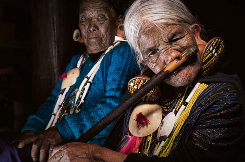 Chân dung các bộ lạc độc đáo trên thế giới