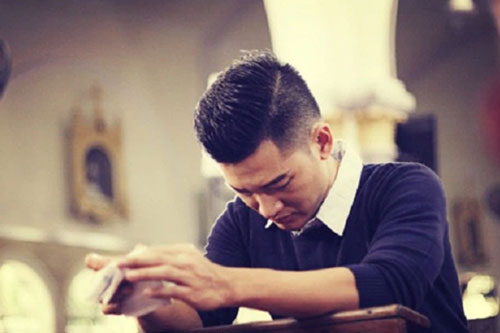 Đang yên ấm thì vợ đột ngột đòi ly hôn, gia đình hốt hoảng hỏi lý do thì cô ấy căm hận vén áo để lộ phần bụng đã nhô lên