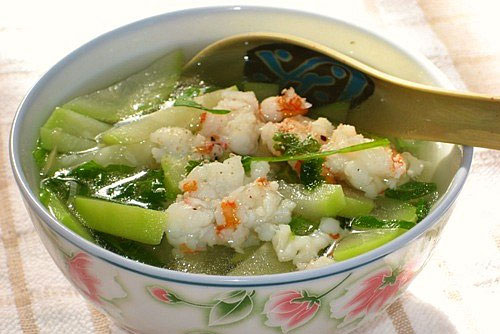 Canh bầu nấu tôm - "chồng chan vợ húp gật đầu khen ngon"