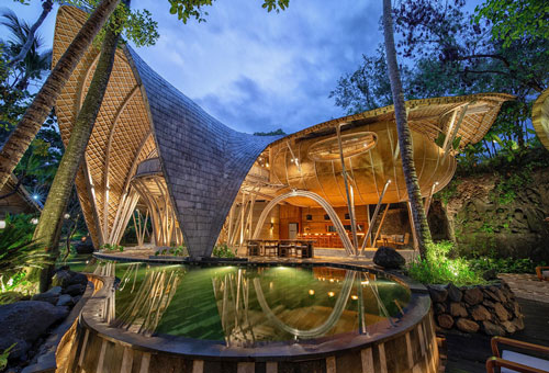 Khám phá khu nghỉ dưỡng toàn gỗ ở Bali