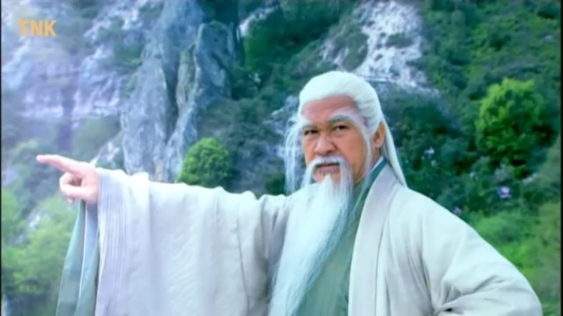 Phong Thanh Dương là thái sư thúc của chưởng môn phái Hoa Sơn – Nhạc Bất Quần, và là thái sư thúc tổ của Lệnh Hồ Xung.
