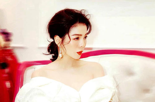 Ca sĩ Lệ Quyên tuyên bố 'chưa một giờ phút nào dựa dẫm vào người khác'