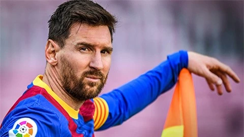 Đồng đội tại Barca phải hy sinh tiền lương để Messi ở lại