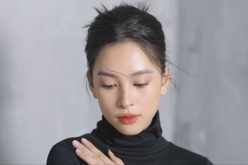 Tiểu Vy khiến người hâm mộ xao xuyến với vẻ đẹp mong manh khi hoá "nàng thơ"