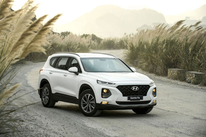 Hyundai Santa Fe đời cũ được giảm giá tới 140 triệu đồng