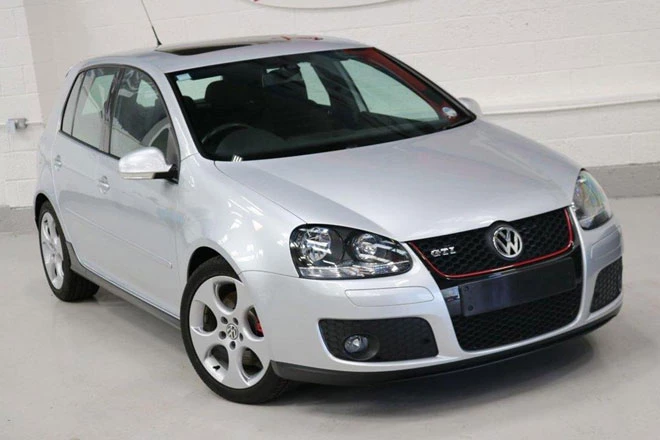 2. Volkswagen Golf GTI (Mk5).