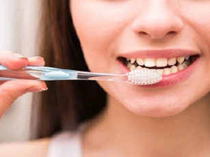 Sai lầm khi chải răng khiến chúng bị phá hủy dần