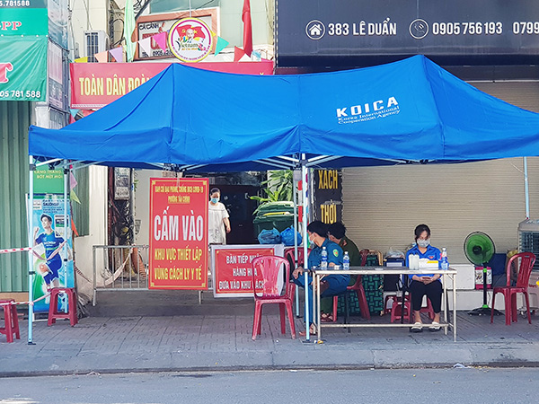 &#x110;&#xE0; N&#x1EB5;ng: Nhi&#x1EC1;u ng&#xE0;y kh&#xF4;ng c&#xF3; th&#xEA;m ca m&#x1EAF;c m&#x1EDB;i ngo&#xE0;i c&#x1ED9;ng &#x111;&#x1ED3;ng, nh&#x1B0;ng kh&#xF4;ng &#x111;&#x1B0;&#x1EE3;c ch&#x1EE7; quan