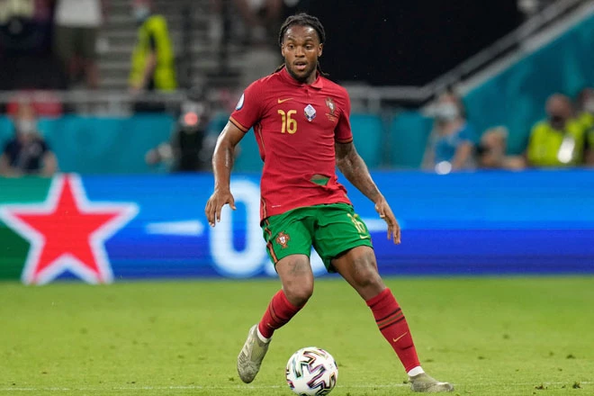 Tiền vệ trung tâm: Renato Sanches (Bồ Đào Nha).