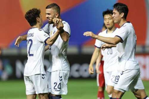 Tiền đạo người Áo: “Ulsan Hyundai thắng Viettel nhờ may mắn”