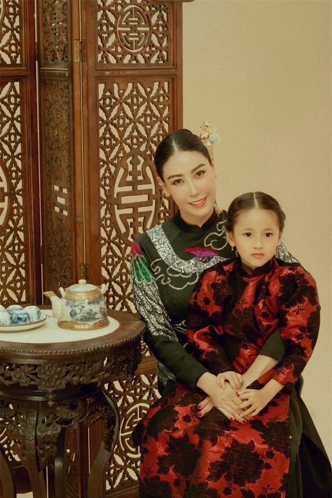 Hoa hậu Hà Kiều Anh hé lộ gia thế là con cháu vua chúa cực khủng, Hà Tăng và dàn sao đồng loạt thốt lên điều này - Ảnh 6.