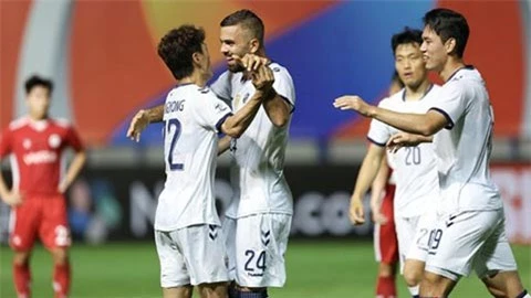 Tiền đạo người Áo: “Ulsan Hyundai thắng Viettel nhờ may mắn”
