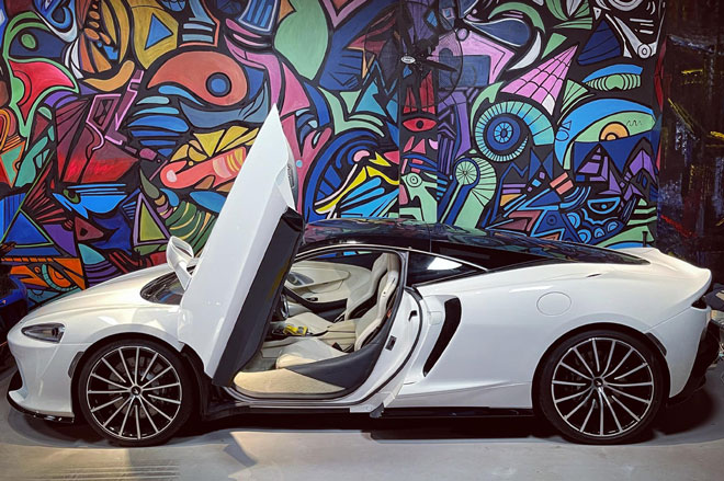 Cận cảnh McLaren GT đầu tiên tại Việt Nam