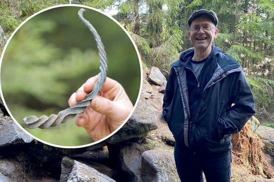 Đi bộ trong rừng, người đàn ông nhìn thấy thứ tưởng là rác nào ngờ vớ được kho báu vô giá khiến các nhà khoa học phải thốt lên: "Phi thường"