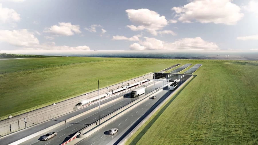 Hiện Đan Mạch đang xây dựng tuyến đường hầm vượt biển dài nhất thế giới nối nước này với Đức. Đường hầm có tên chính thức là Fehmarnbelt Fixed Link với chiều dài 18 km, là một trong những dự án xây dựng lớn nhất châu Âu với ngân sách lên đến 8,2 tỷ USD. Đường hầm sẽ là sự kết hợp đường bộ và đường sắt, bao gồm 2 đường ô tô 2 làn, được ngăn cách bởi lối đi cho người đi bộ và 2 đường ray.