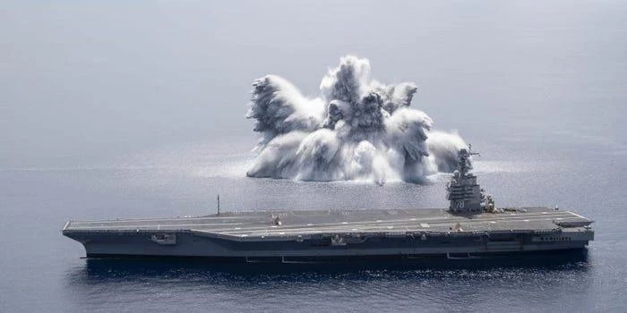 Tàu sân bay USS Gerald R. Ford (CVN 78) đã hoàn thành thử nghiệm chịu đựng vụ nổ đầu tiên theo lịch trình ở Đại Tây Dương vào ngày 18 tháng 6 năm 2021. Ảnh của Hải quân Mỹ