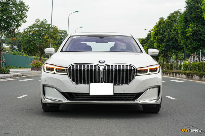 Ngắm xe sang BMW 730Li Pure Excellence giá 5 tỷ đồng