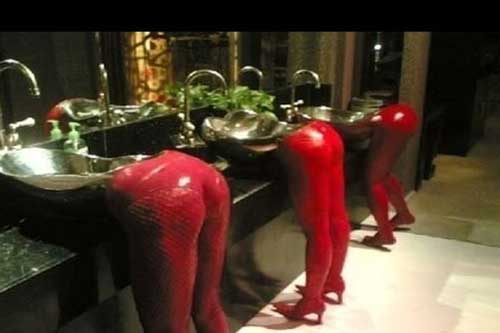 "Vã mồ hôi" với những phòng vệ sinh "dị" nhất thế giới: Cái cuối vừa nhìn là chạy ngay không do dự