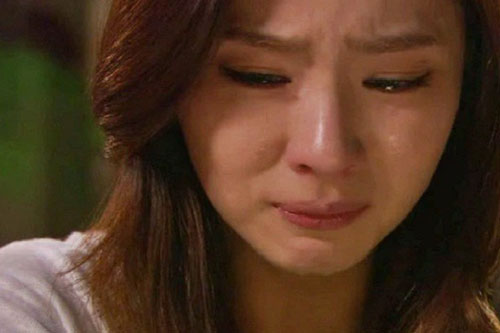 Bố ngăn cản tôi lấy chồng dù đã 30 tuổi, lý do ông ấy đưa ra khiến tôi buồn tủi vô cùng