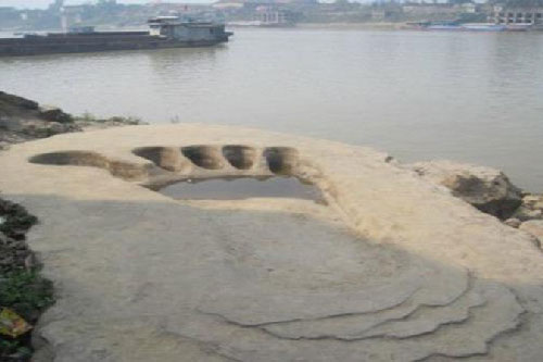 Vết chân Thánh Gióng khổng lồ ở Lào Cai và câu chuyện "bí mật" phía sau