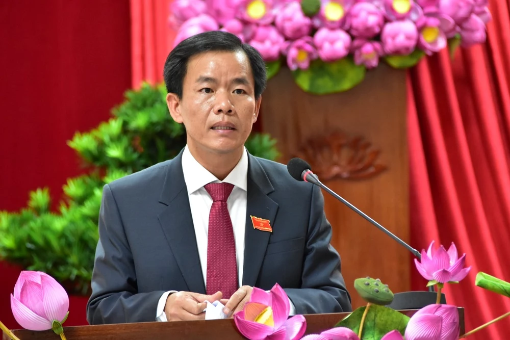 Ông Nguyễn Văn Phương phát biểu nhận nhiệm vụ sau khi được bầu làm Chủ tịch UBND tỉnh khóa VIII, nhiệm kỳ 2021- 2026