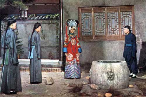 Miệng giếng rất nhỏ, làm thế nào Trân Phi có thể bị ném xuống? Thái giám già đến cuối đời mới kể lại hiện trường đầy ám ảnh