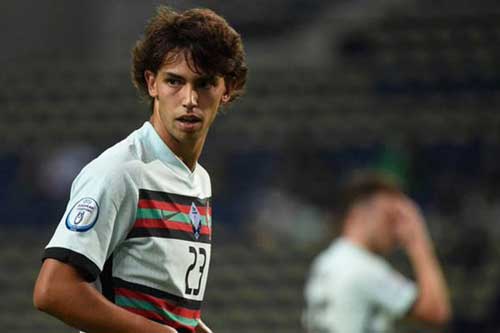 Roy Keane: 'Nếu là Ronaldo, tôi sẽ đánh Felix no đòn'