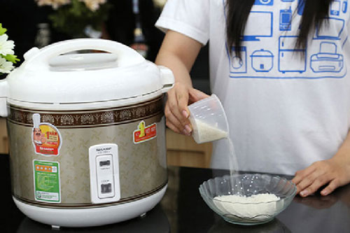 Ai cũng nghĩ nấu cơm bật nút "Cook" hai lần là chuẩn: Chuyên gia lắc đầu ngao ngán “tất cả đều hiểu sai hết”