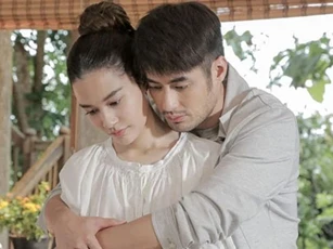 Đi làm xa nửa năm mới về, tôi kinh ngạc khi thấy chồng dựng nhà cho phụ nữ khác sống ngay trên đất nhà mình