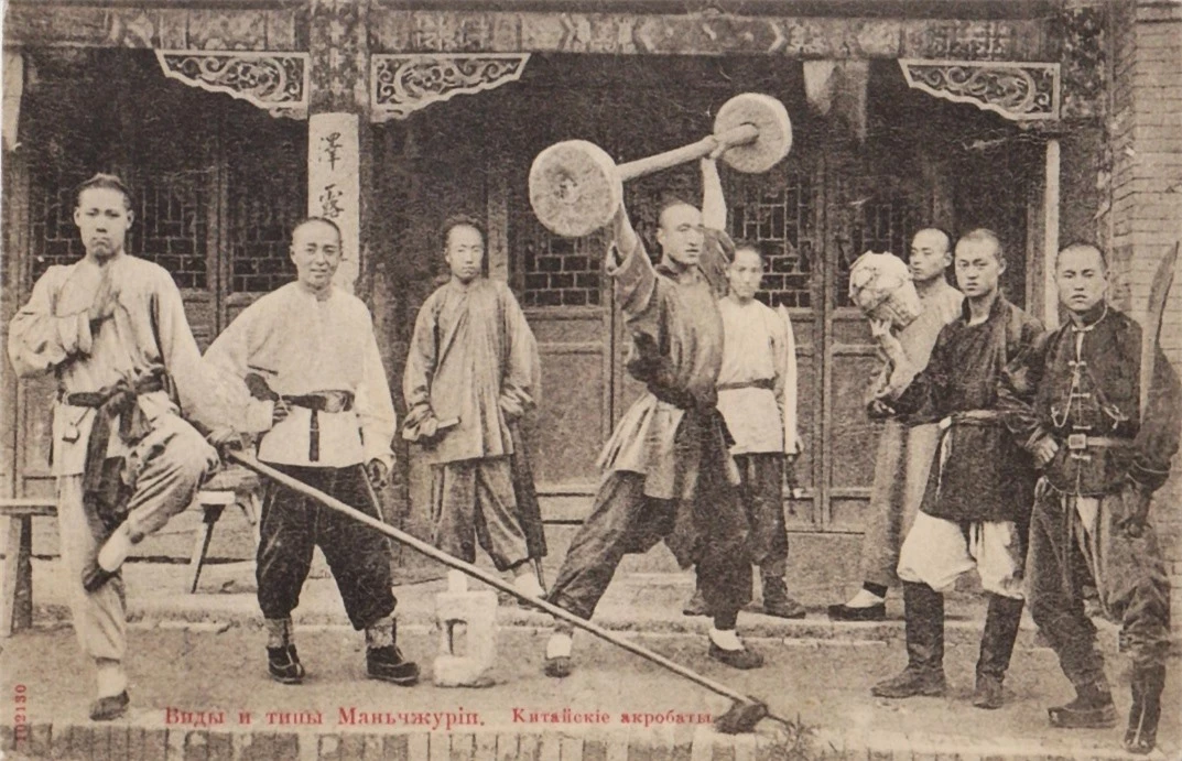 Tạ thời xưa của các cao thủ võ thuật Trung Hoa cũng không khác thời nay là mấy