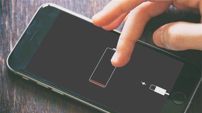 Năm thói quen sạc pin đang làm iPhone hỏng nhanh hơn - Ảnh 3.