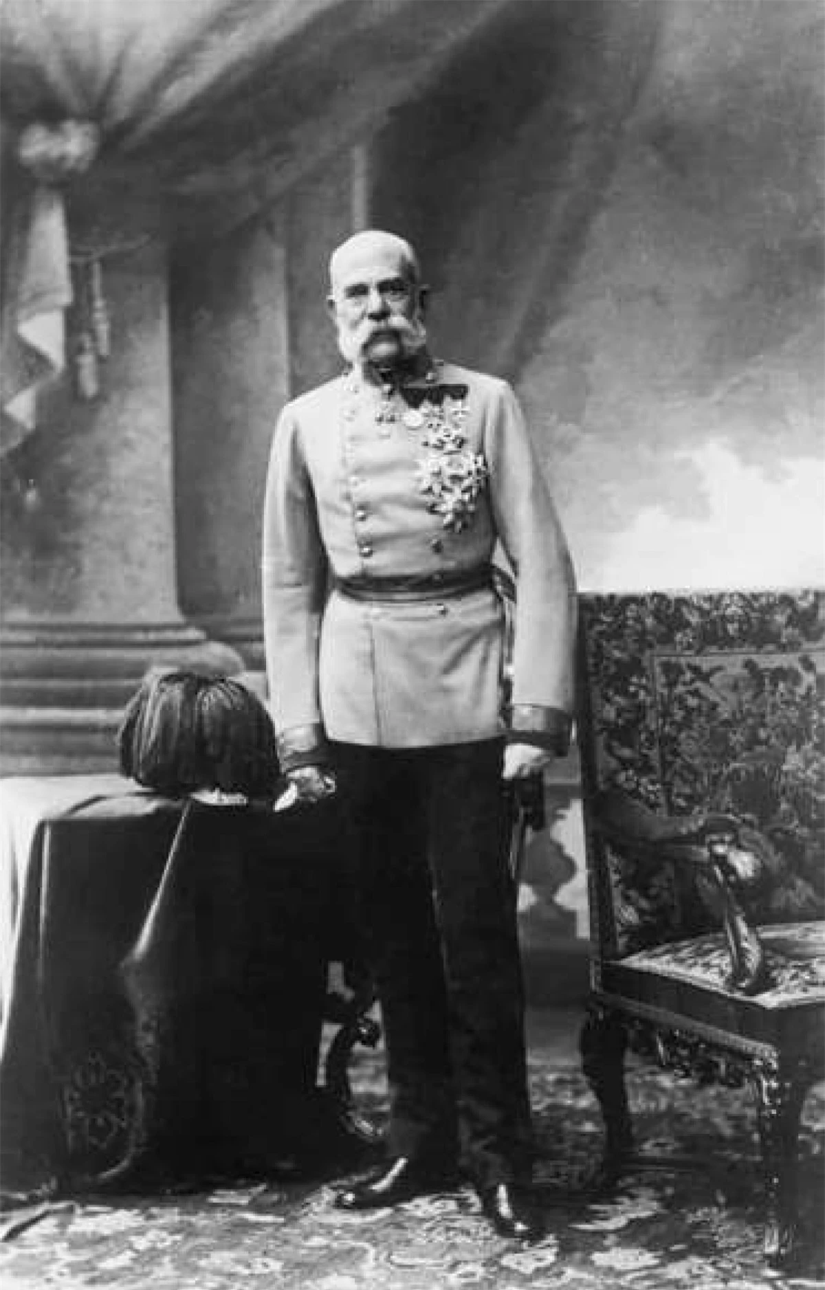 Franz Joseph I là Hoàng đế Áo từ năm 1848 tới năm 1916. Ông cai trị tới 68 năm, đứng thứ 3 trong danh sách các vua trị vì lâu nhất tại châu Âu (sauLouis XIV của PhápvàJohann II xứ Liechtenstein) và lâu hơnNữ hoàngVictoria của Anh4 năm.