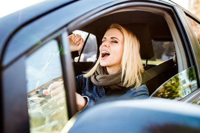 Những cách giúp tài xế tỉnh táo khi lái xe đường trường