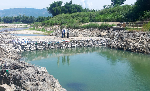 Đà Nẵng: “Nghịch lý” nước sinh hoạt dồi dào ngày nắng nóng và nỗi lo thiếu nước cuối mùa cạn 2021