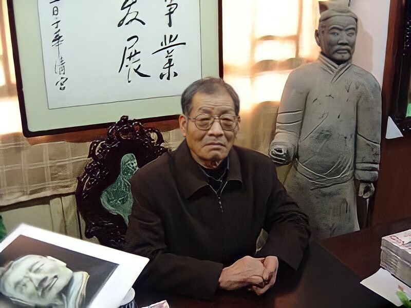 Người đầu tiên tìm thấy đội quân đất nung của Tần Thủy Hoàng bây giờ ra sao? Bị dân làng kỳ thị suốt 20 năm!