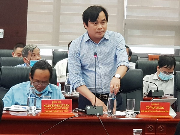Ông Tô Văn Hùng, Giám đốc Sở TN-MT Đà Nẵng cho hay, hiện các cuộc họp của UBND TP Đà Nẵng đều chỉ dùng chai nước thủy tinh chứ không sử dụng chai nhưạ dùng một lần